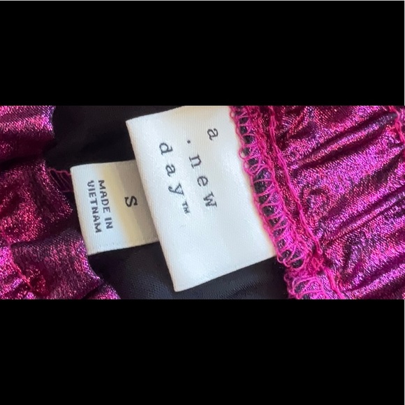 A New Day Metallic Shorts NWOT - Picture 5 of 5